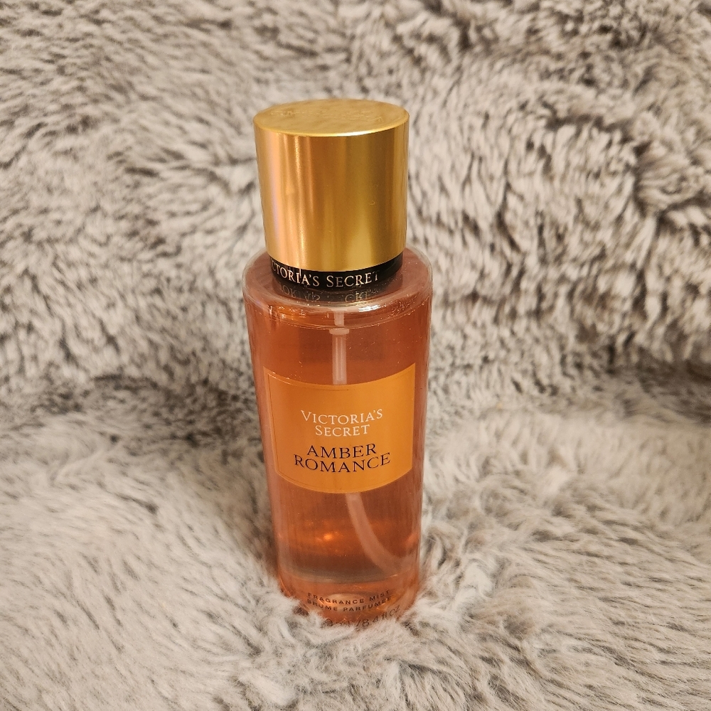 Victoria's Secret Amber Romance Fragrance Mist - Gold and Amber